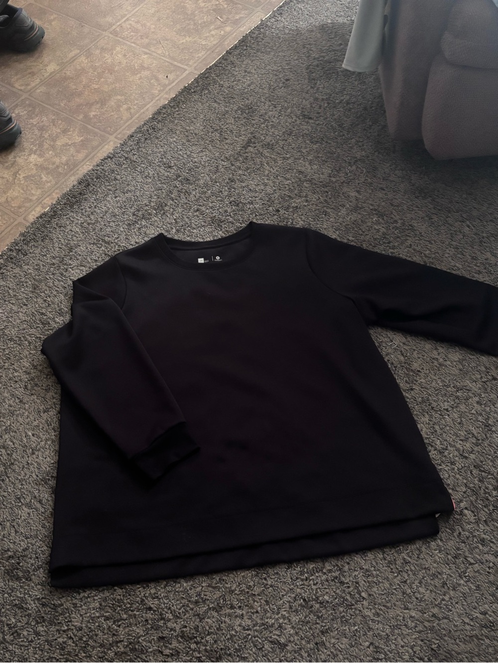 Xersion Black Long Sleeve Crewneck Top